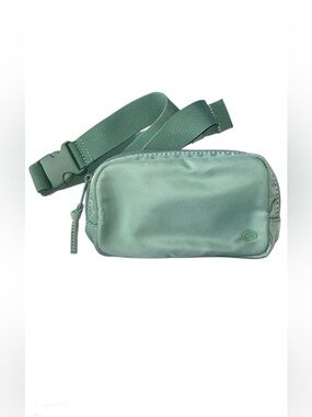 Lululemon Tidelwater Teal Everywhere Adjustable Strap Crossbody Belt Bag